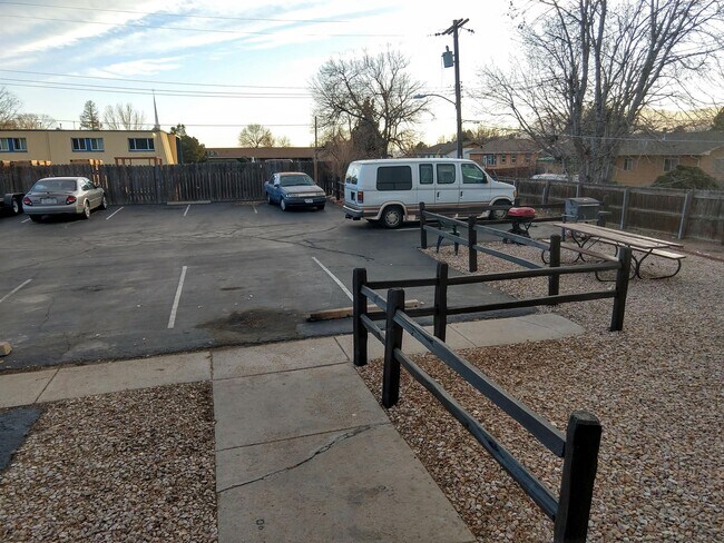 Building Photo - 3611 E San Miguel St