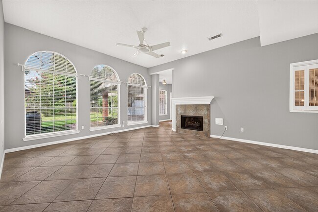 Building Photo - 2106 Avenida La Quinta St