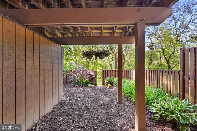 Building Photo - 7156 Winter Rose Path