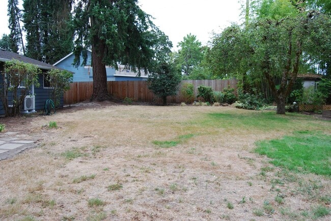Building Photo - 3 Bed 2 Bath Ranch Style home in Beaverton...
