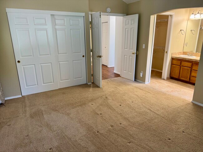 Building Photo - 15325 SW Widgeon Ct