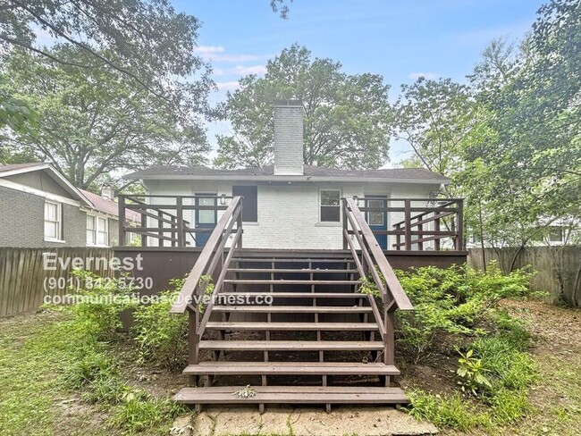 Building Photo - 354 Alexander St