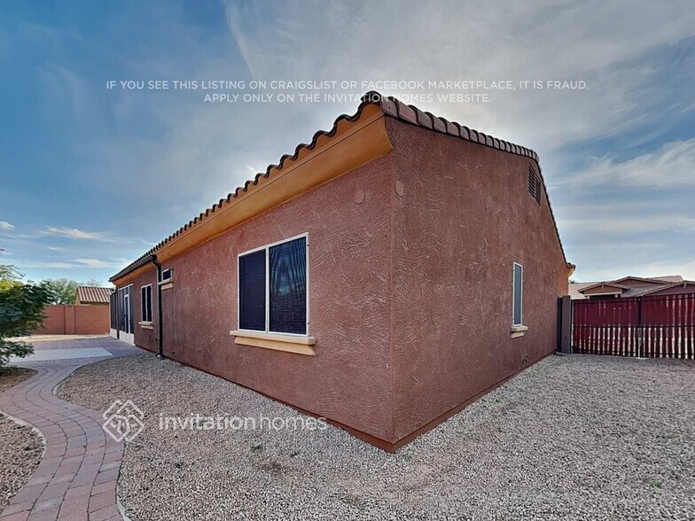 Building Photo - 225 N Wesley