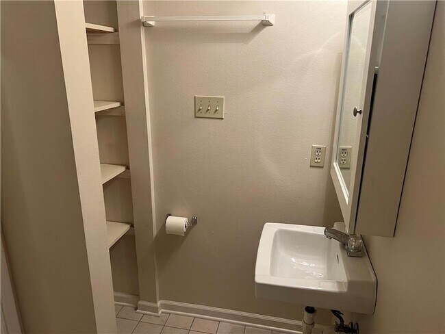 Building Photo - 316 Plantation Dr