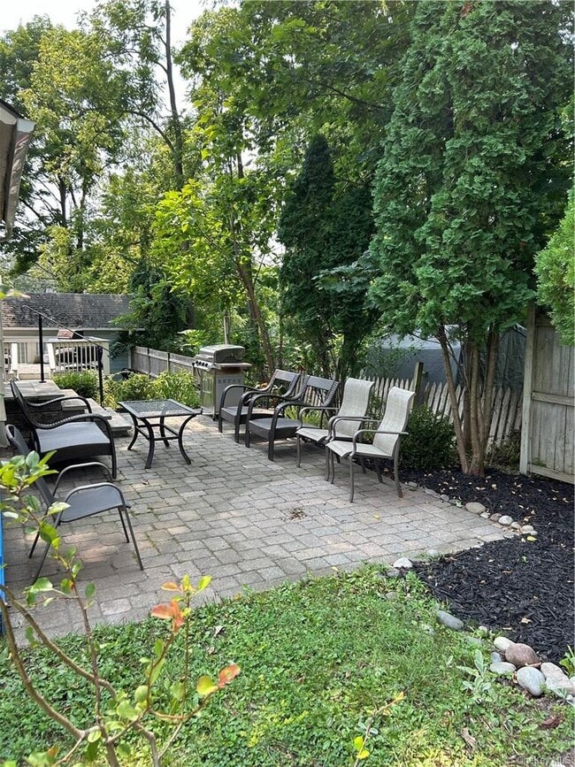 Building Photo - 20 Van Buren St