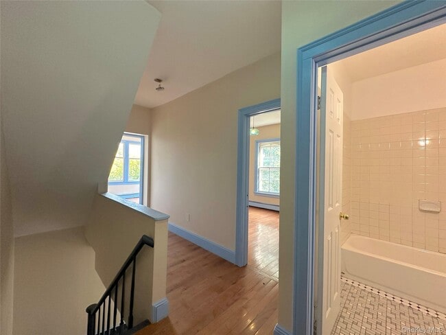 Building Photo - 240 Grand St