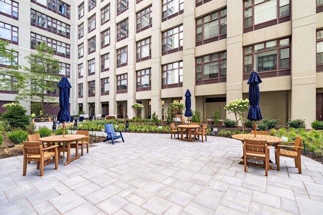 Building Photo - 1500 Hudson St