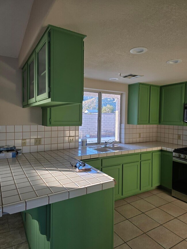 Building Photo - 9673 Vista Del Valle