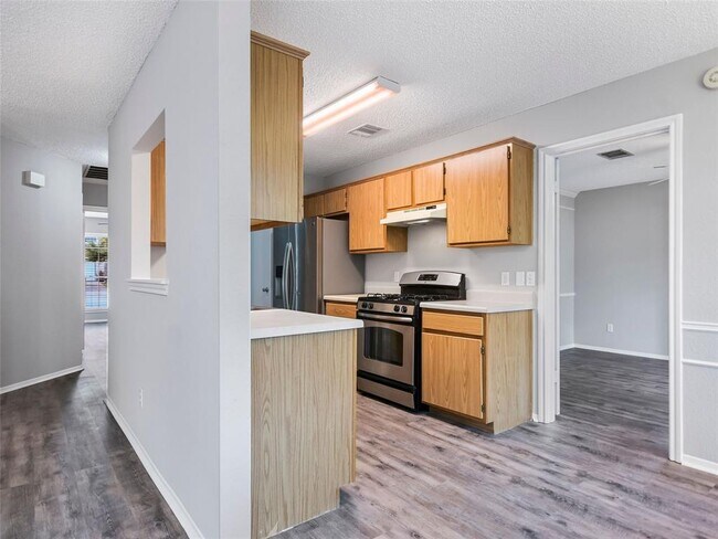 Building Photo - 1411 Hollow Tree Blvd