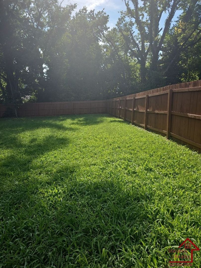 Building Photo - 2412 Chapel Ave