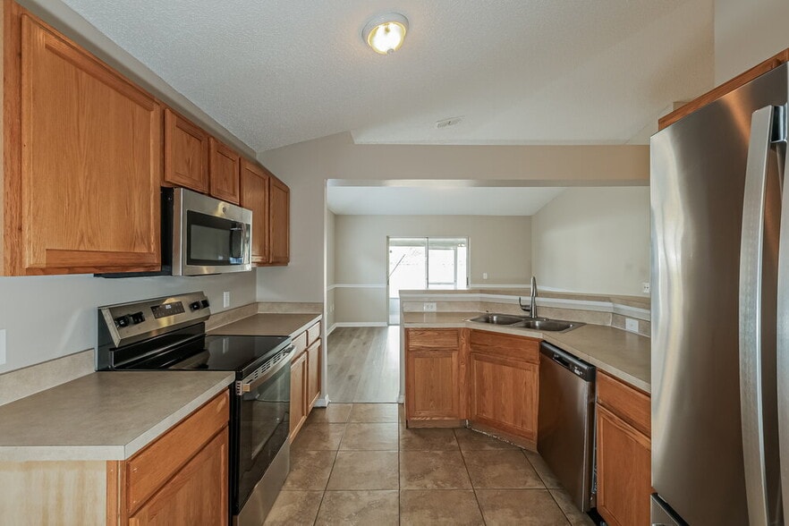 Building Photo - 6216 Gondola Dr
