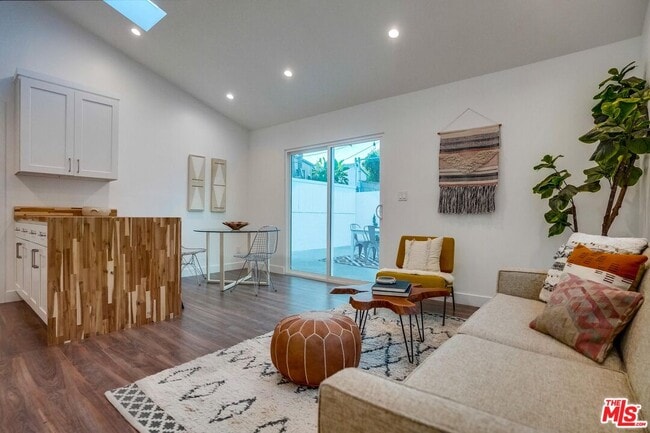 Building Photo - 5137 1/2 N Eagle Rock Blvd