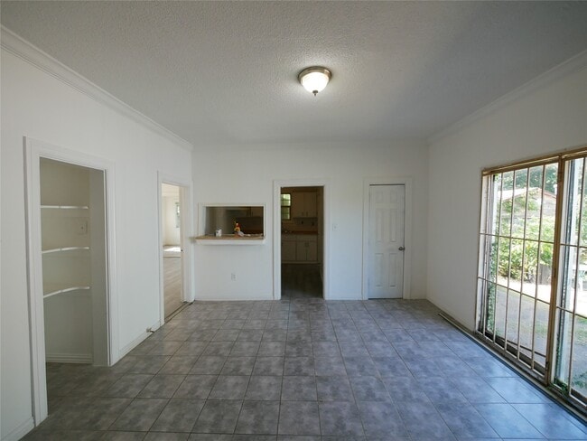 Building Photo - 6124 Goforth St