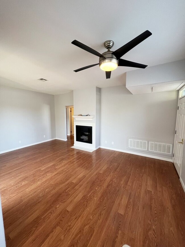 Building Photo - 2BR/2BA Upper level Condo @ Camino Villas in Carmel Valley