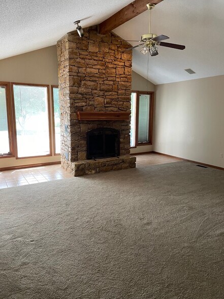 Family Room - 15120 S Blackfeather Dr
