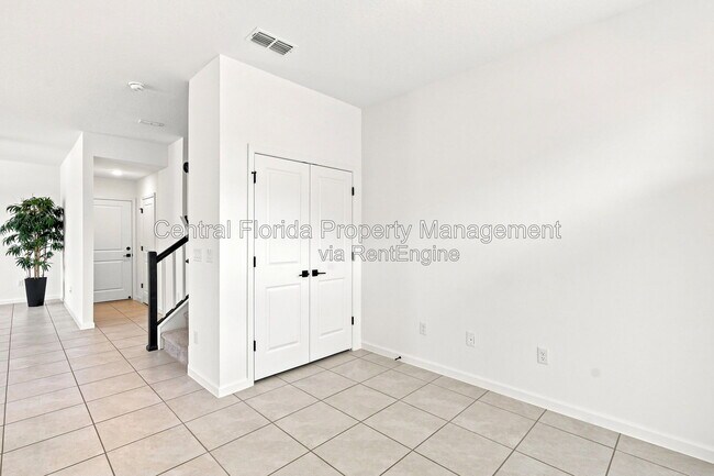 Building Photo - 865 Spring Palms Lp