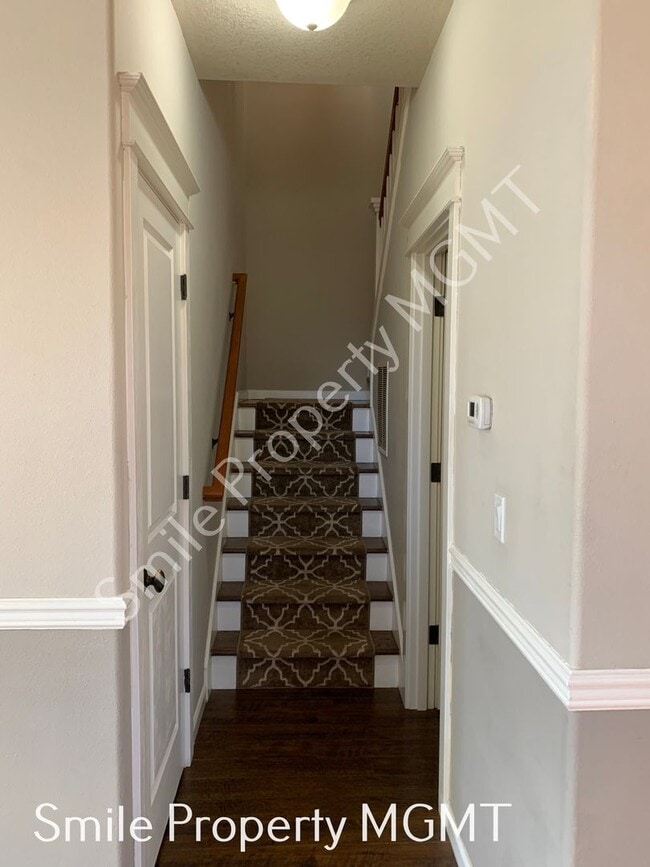 Building Photo - A nice house with 3 beds rooms and 2 baths.