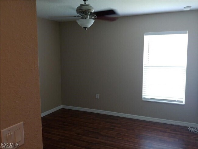 Building Photo - 4145 SW 9th Ave