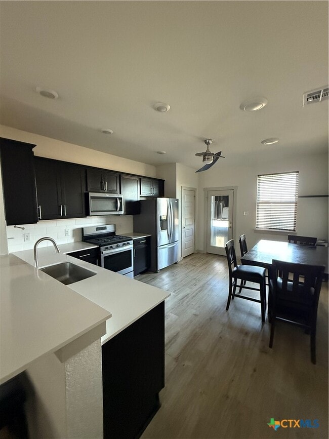 Building Photo - 120 New Hampton Wy