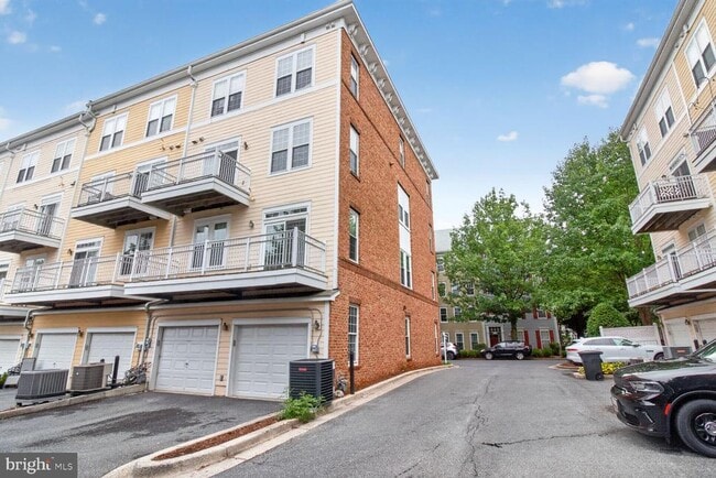 Building Photo - 123 Bucksfield Rd