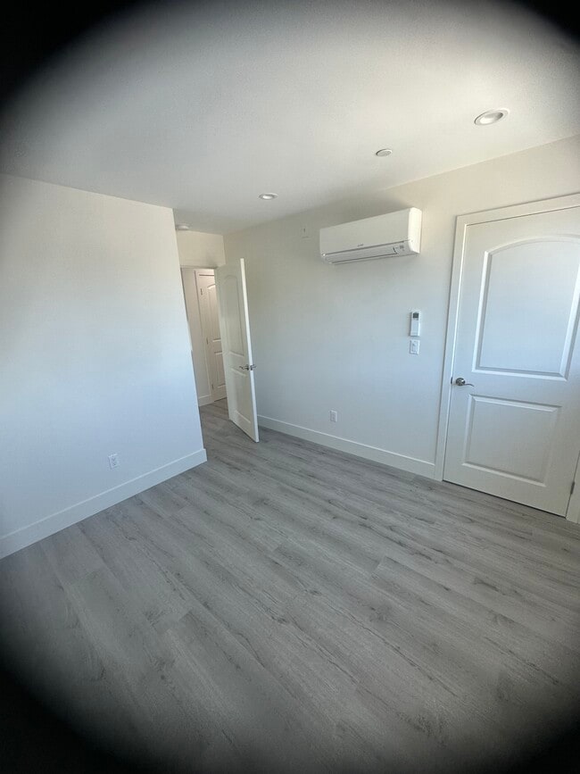 Building Photo - Reddy Gardena Properties