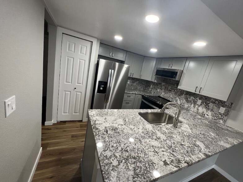 Building Photo - 9031 Zephyr Ct