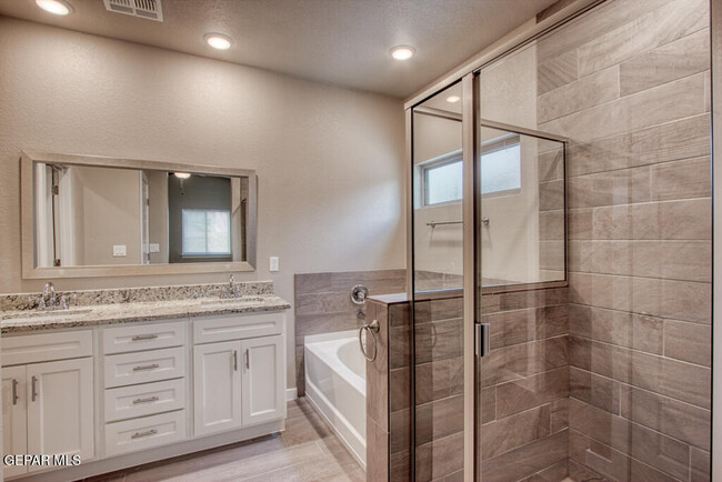 Building Photo - 14929 Tierra Crystal Ave