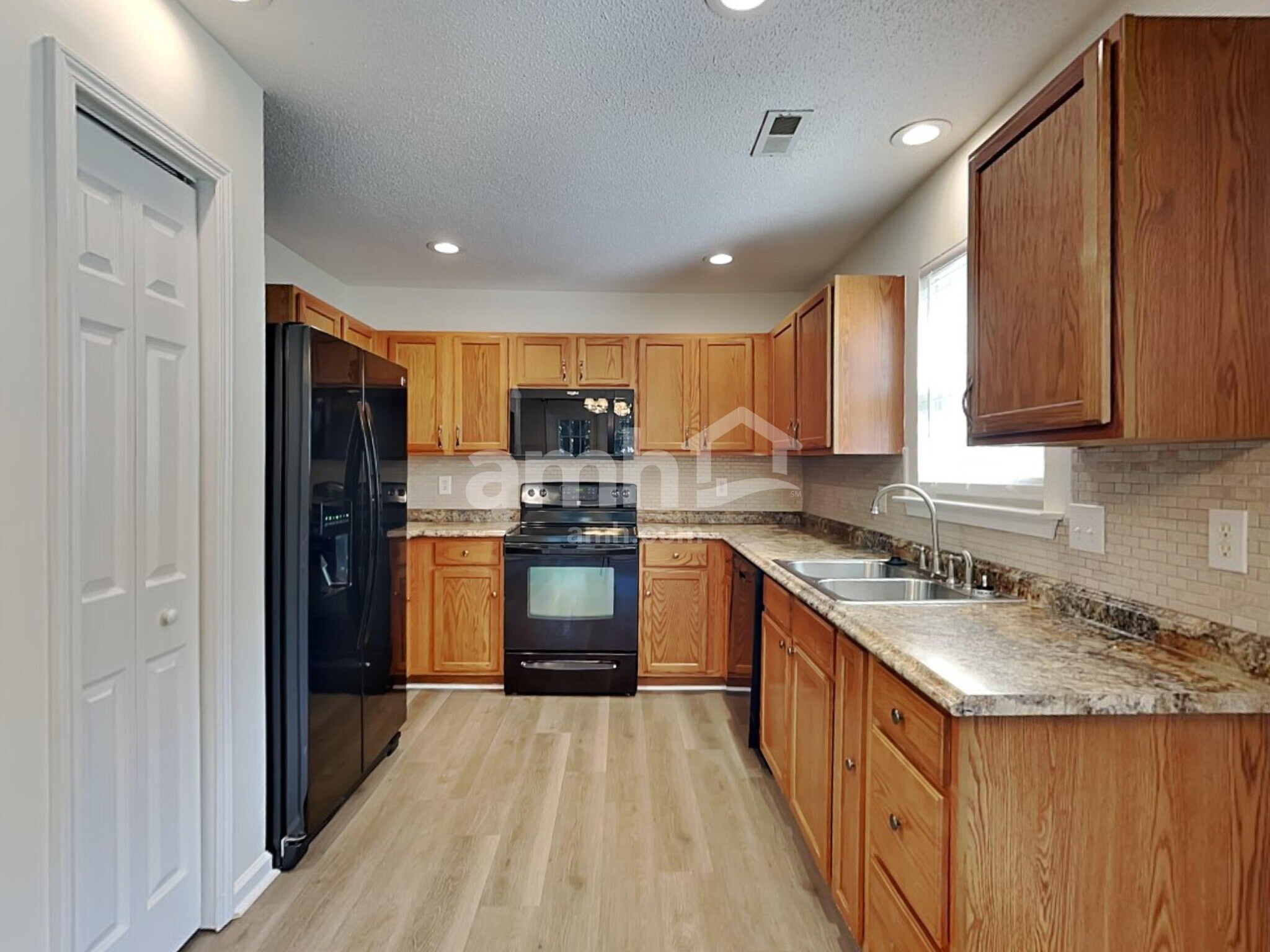 Building Photo - 12 Avalon Ct