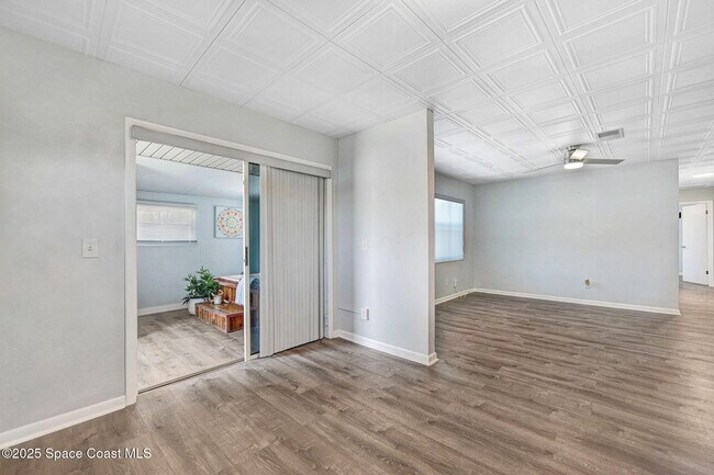 Building Photo - 1028 Coronado Dr
