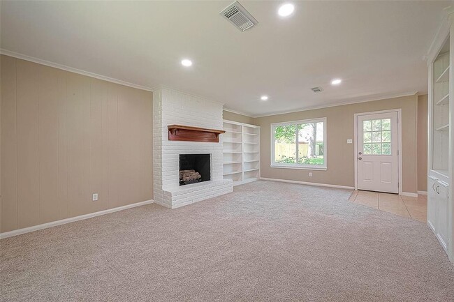Building Photo - 6534 Bayonne Dr