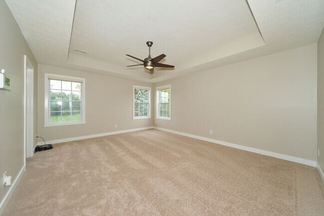Building Photo - Beautiful 5 Bedroom With Finished Basement in Fishers