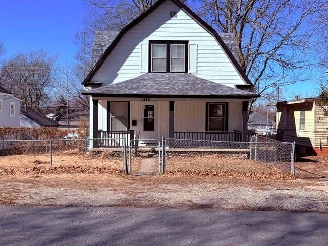 Building Photo - 1416 S Hardy Ave