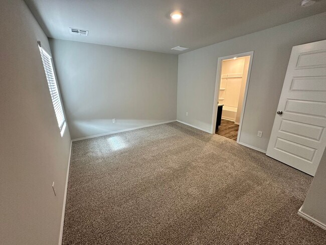 Building Photo - Move -in Special: Stunning 4-Bedroom, 2-Bath New Build Home!