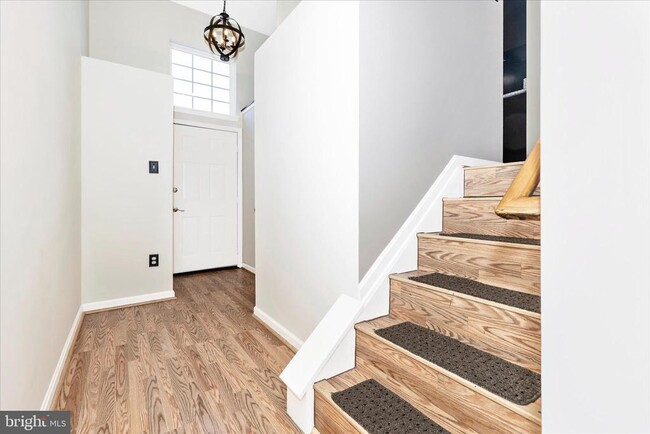 Building Photo - 5621 Queen Anne Ct