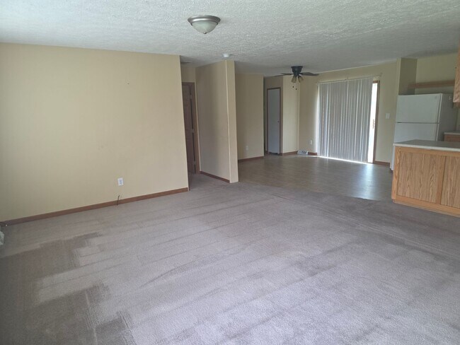 Building Photo - Meadowbrook Estates