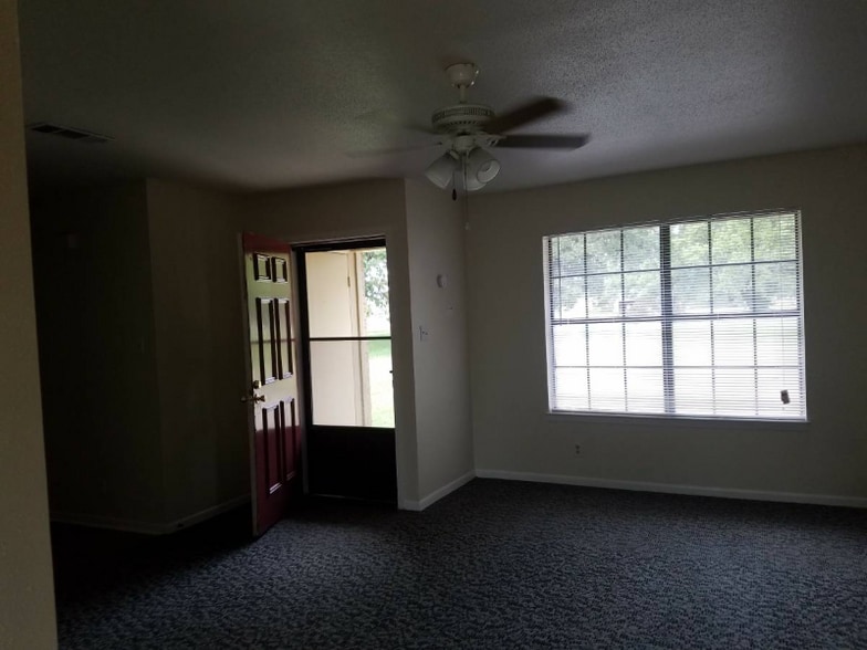 Building Photo - 12917 Gholson Rd