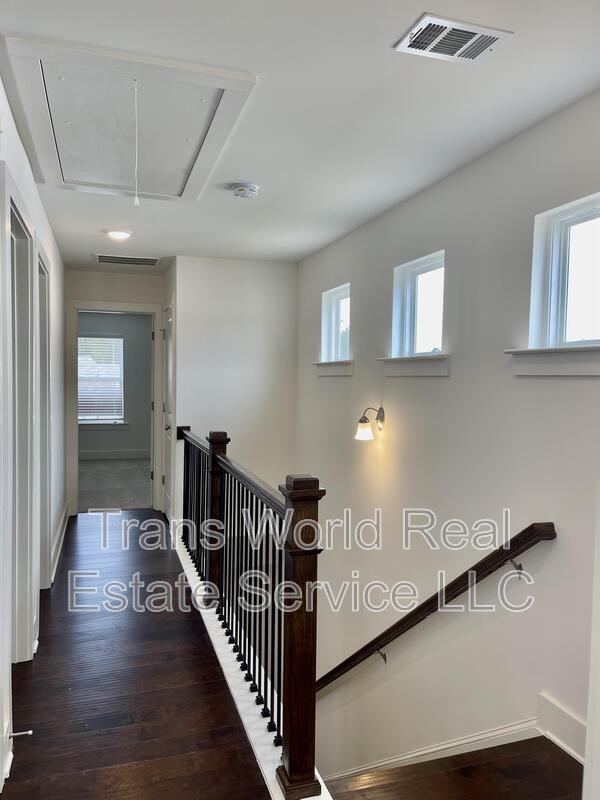 Building Photo - 123 Auburn Run Ln