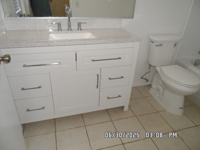 Building Photo - 3 Bedrooms, 2 Bathrooms, 3 Car Garage, Fir...