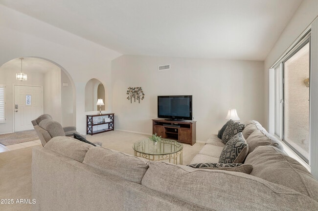 Building Photo - 11115 E Bellflower Ct