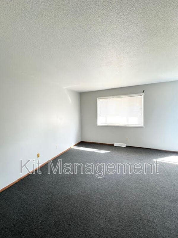 Building Photo - 5517 Douglas Rd