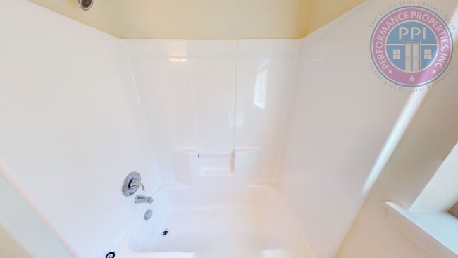 Building Photo - Bethany - Luxury Home, Central Air-Conditioning, Community Pool, Pet Welcome