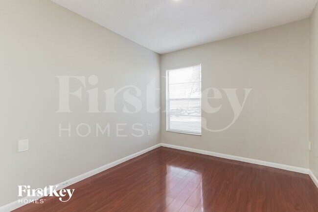 Building Photo - 8908 N Hamner Ave