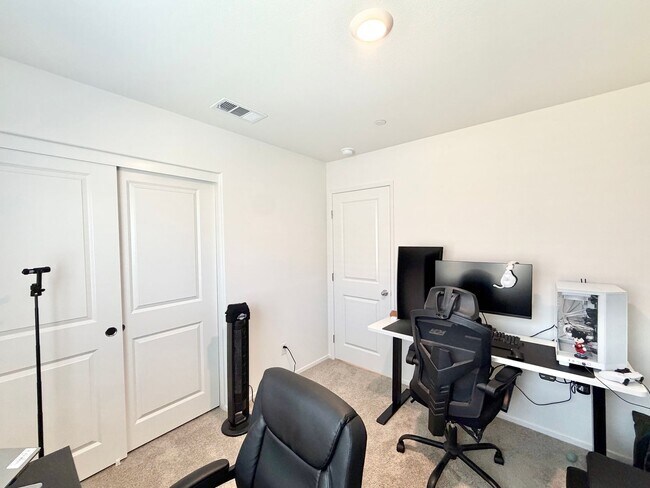 Building Photo - 30607 Cyclone Ave