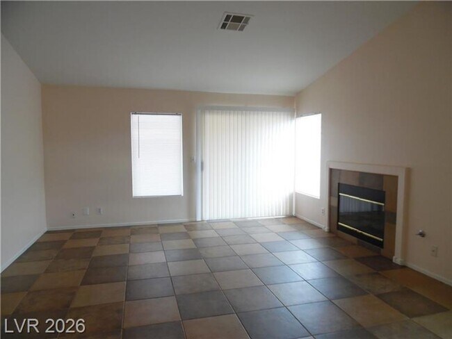 Building Photo - ONE STORY - 2 BEDROOM WITH 2 CAR GARAGE