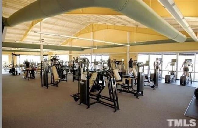 Building Photo - MOVE IN READY -3 Bed, 2.5 Bath 1 car garag...