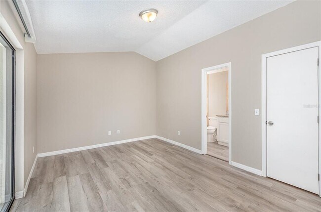 Building Photo - 3846 Long Grove Ln