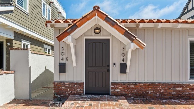 Building Photo - 304 Larkspur Ave