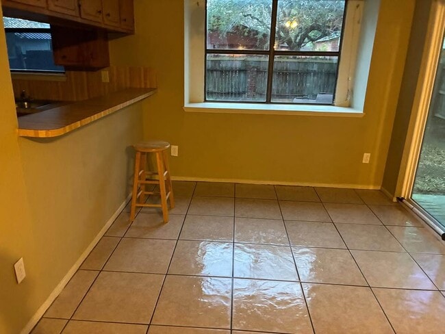 Building Photo - 2029 Mynah Ave