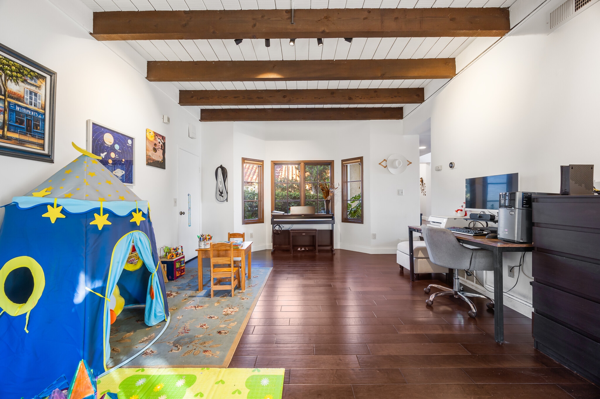 Building Photo - 17645 Rienzi Pl