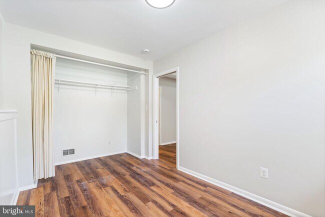 Building Photo - 6610 Bowie Dr